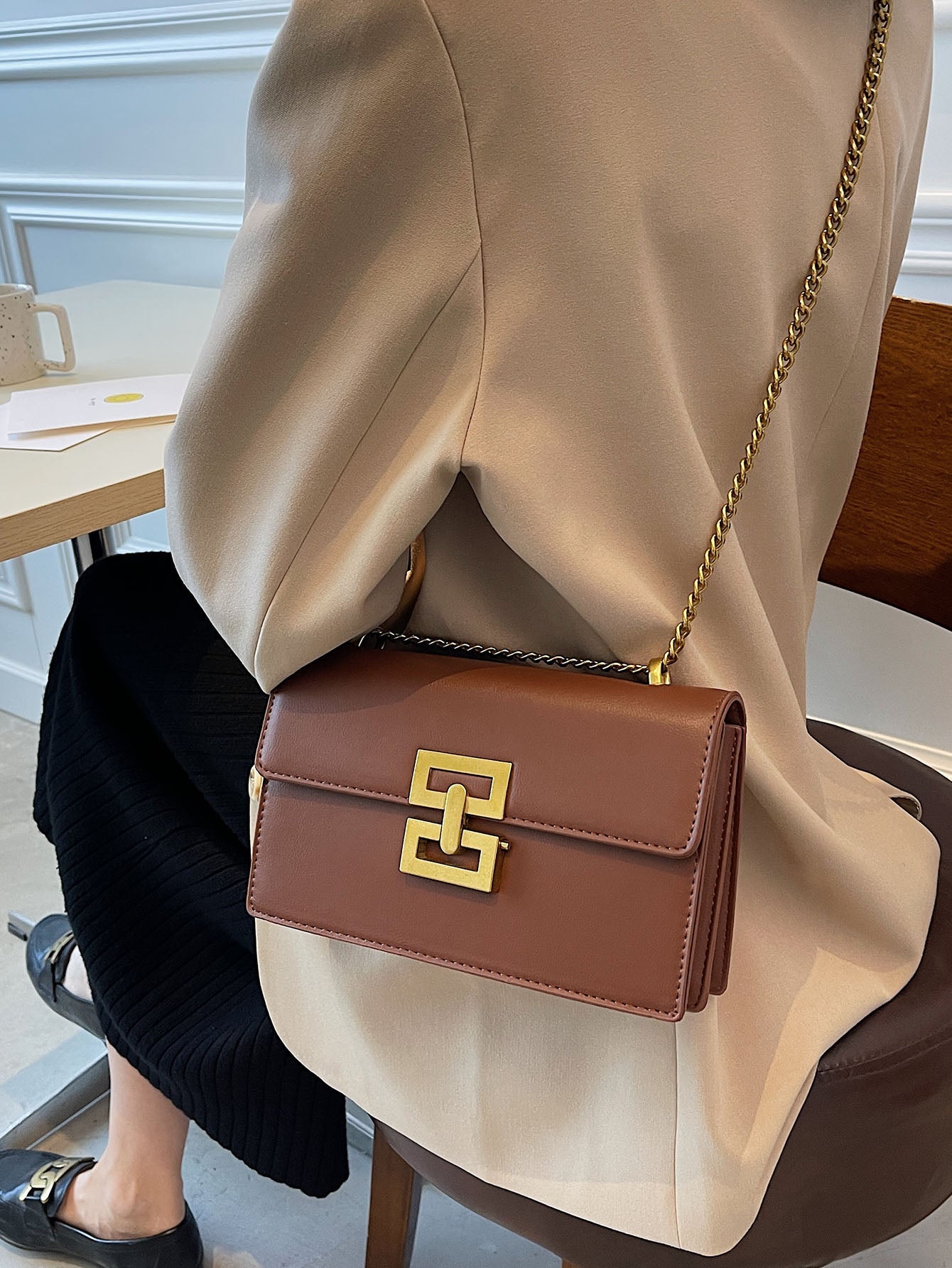 Bolsa de Ombro Elegante com Detalhes em Metal - Luna Fashion Style -