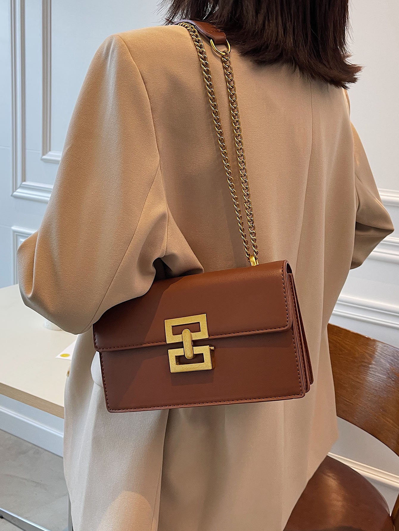Bolsa de Ombro Elegante com Detalhes em Metal - Luna Fashion Style -