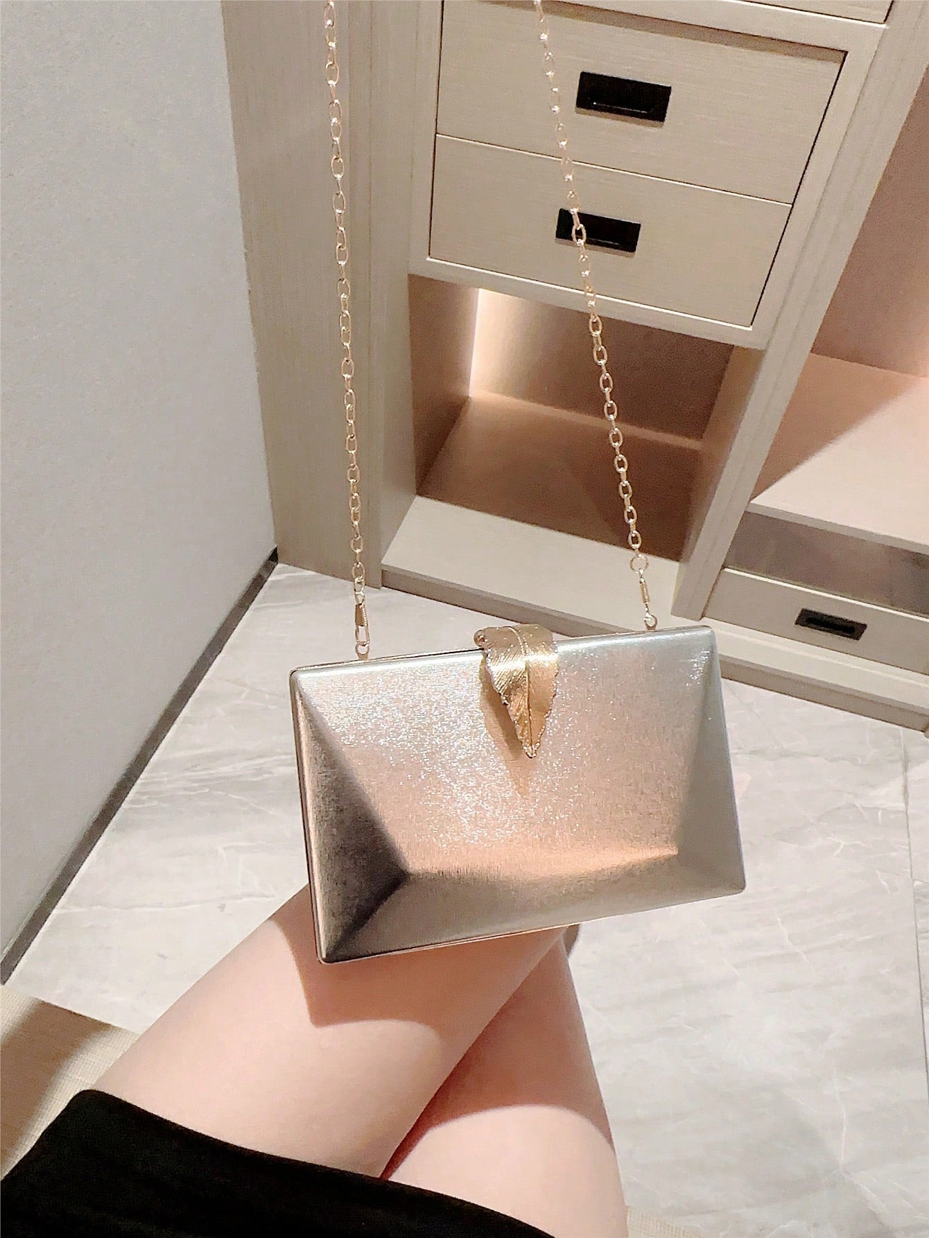 Bolsa Moonlit EveBag com Fecho de Folha Metálica - Luna Fashion Style -