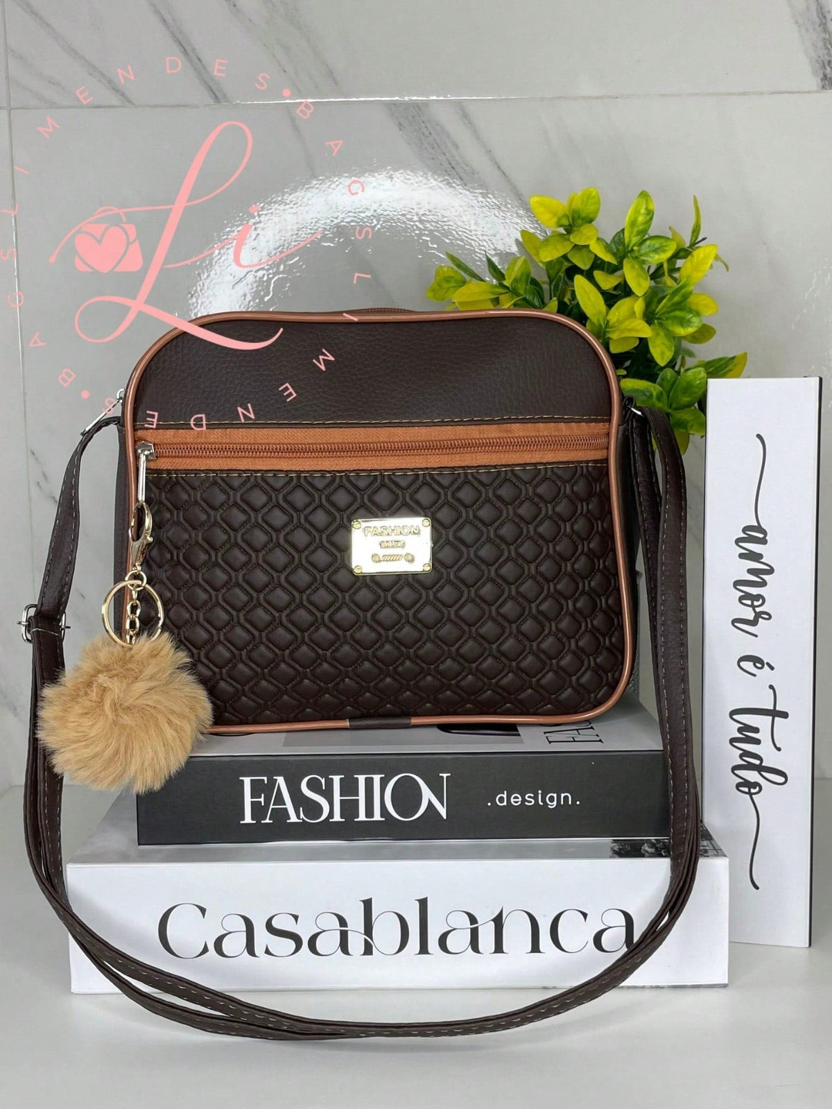 Bolsa Transversal com Alça e Chaveiro Pompom - Luna Fashion Style -