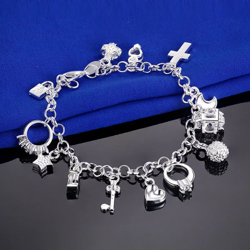 Pulseira SilverCharm | Prata 925 com Pingentes Lua, Coração e Cadeado