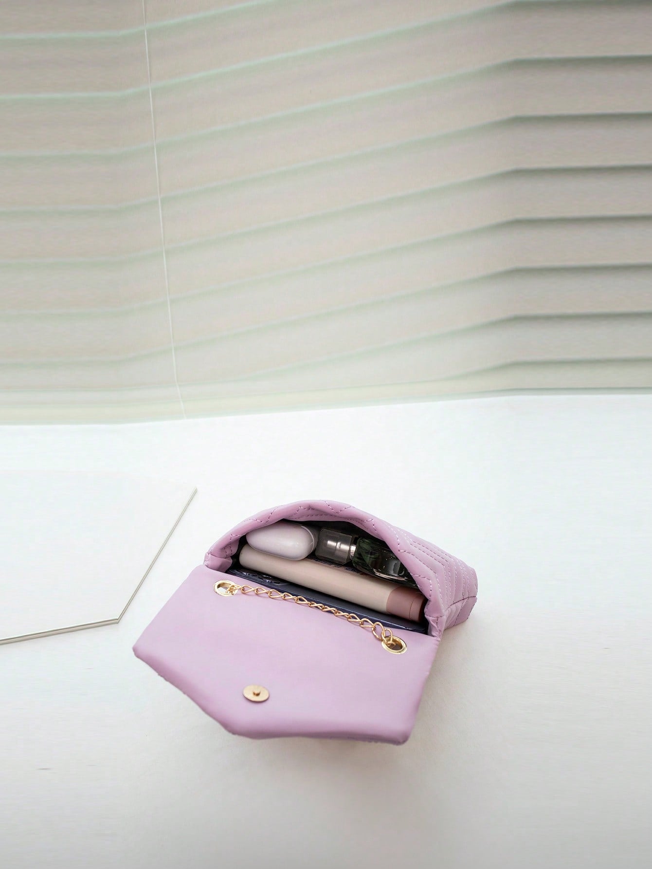 Mini Bolsa Pequena com Aba de Corrente - Luna Fashion Style -