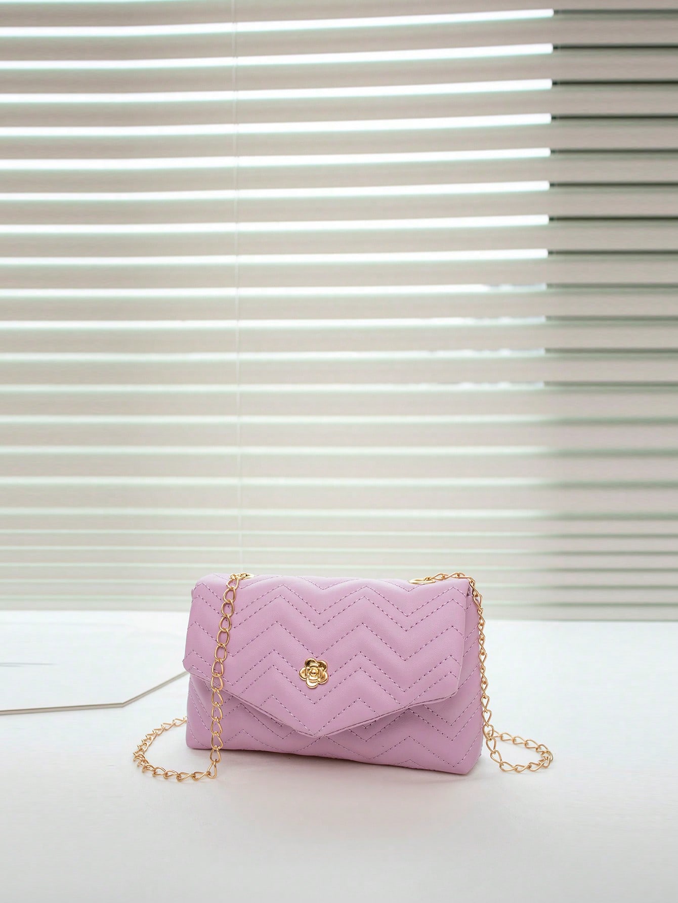 Mini Bolsa Pequena com Aba de Corrente - Luna Fashion Style -