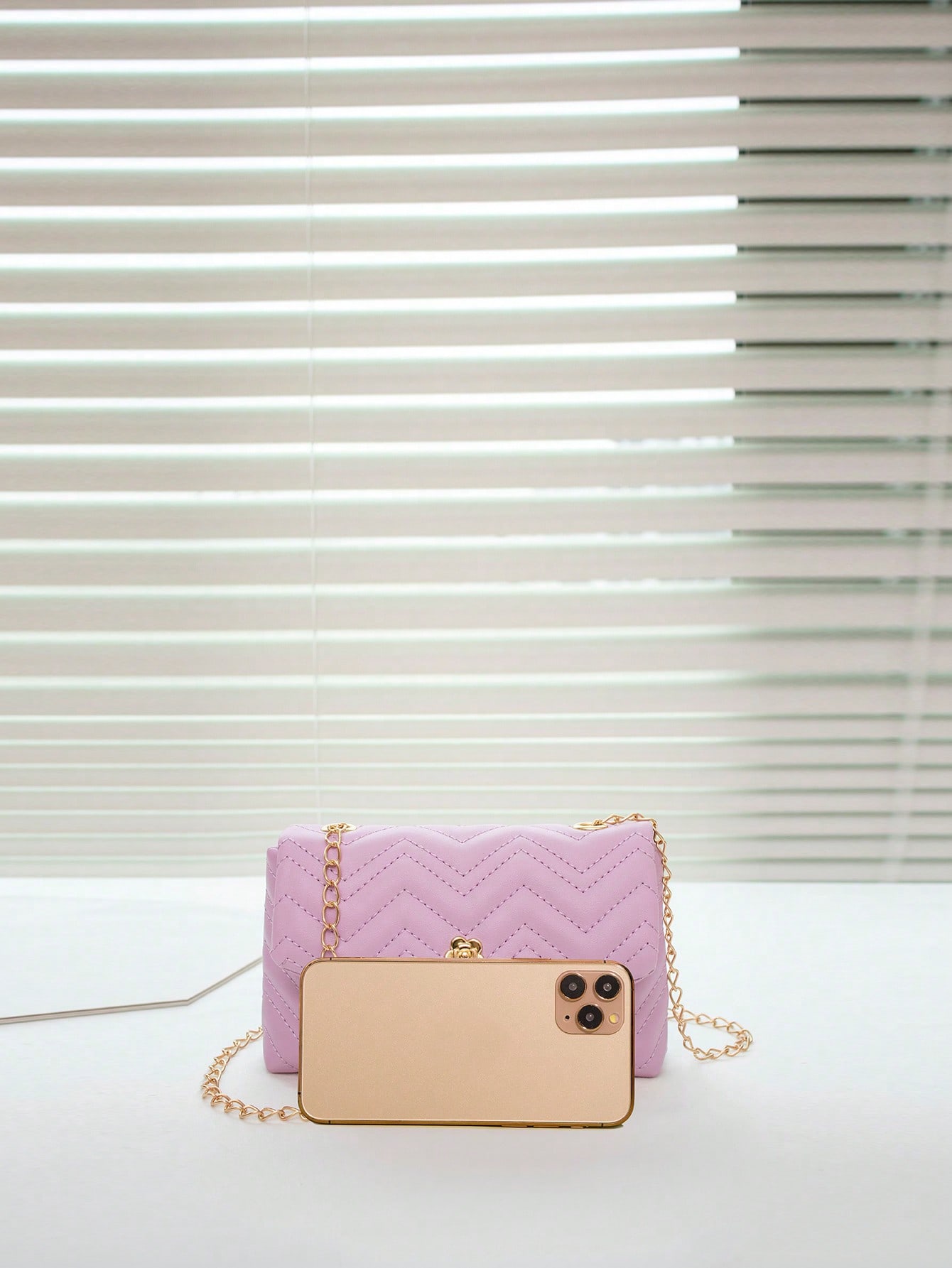 Mini Bolsa Pequena com Aba de Corrente - Luna Fashion Style -