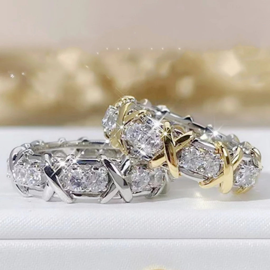 Anel de Prata 925 com Moissanite e Design XO