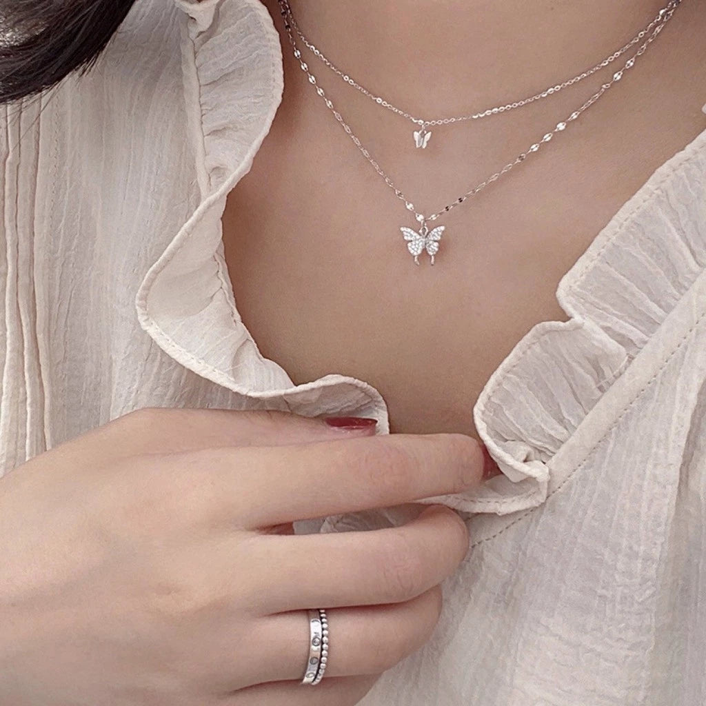 Elegance Butterfly - Colar Borboleta Brilhante em Prata