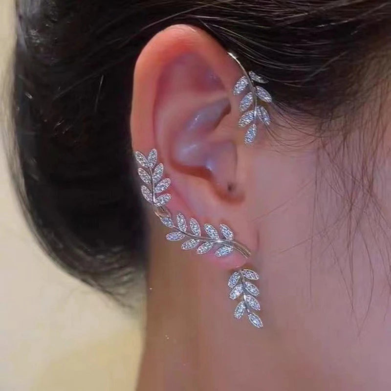 Brinco Ear Cuff Borboleta com Strass – Estilo Fairy, Feminino e Elegante