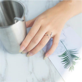 Anillo con dije de gatito - Plata 925 ajustable y delicado