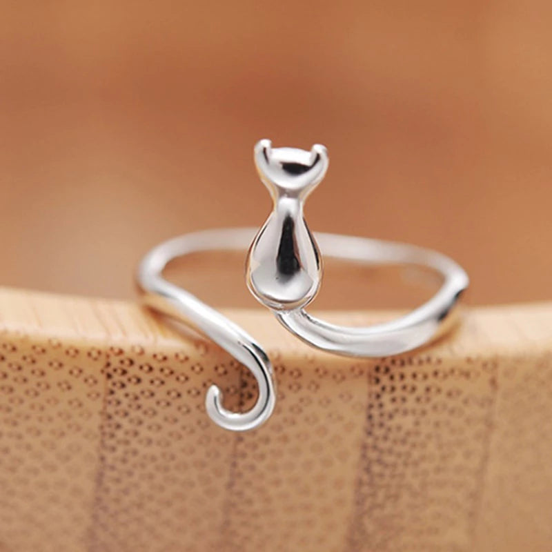 Anillo con dije de gatito - Plata 925 ajustable y delicado