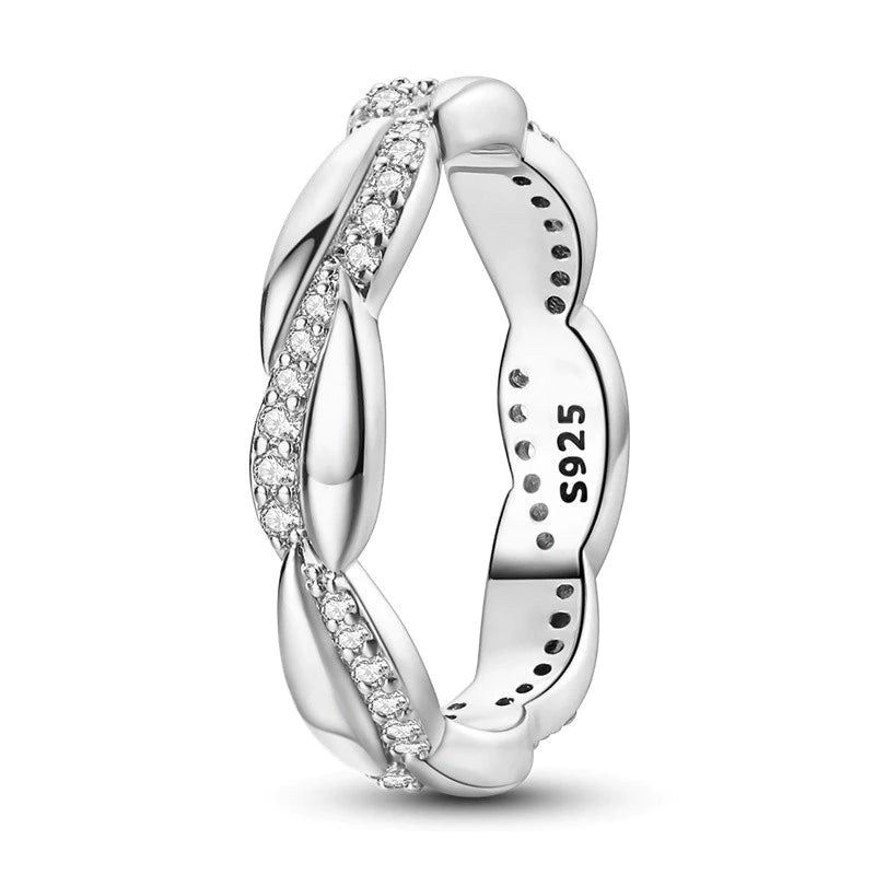 Anillo LuxGeo - Plata 925 con diseño geométrico y circonitas